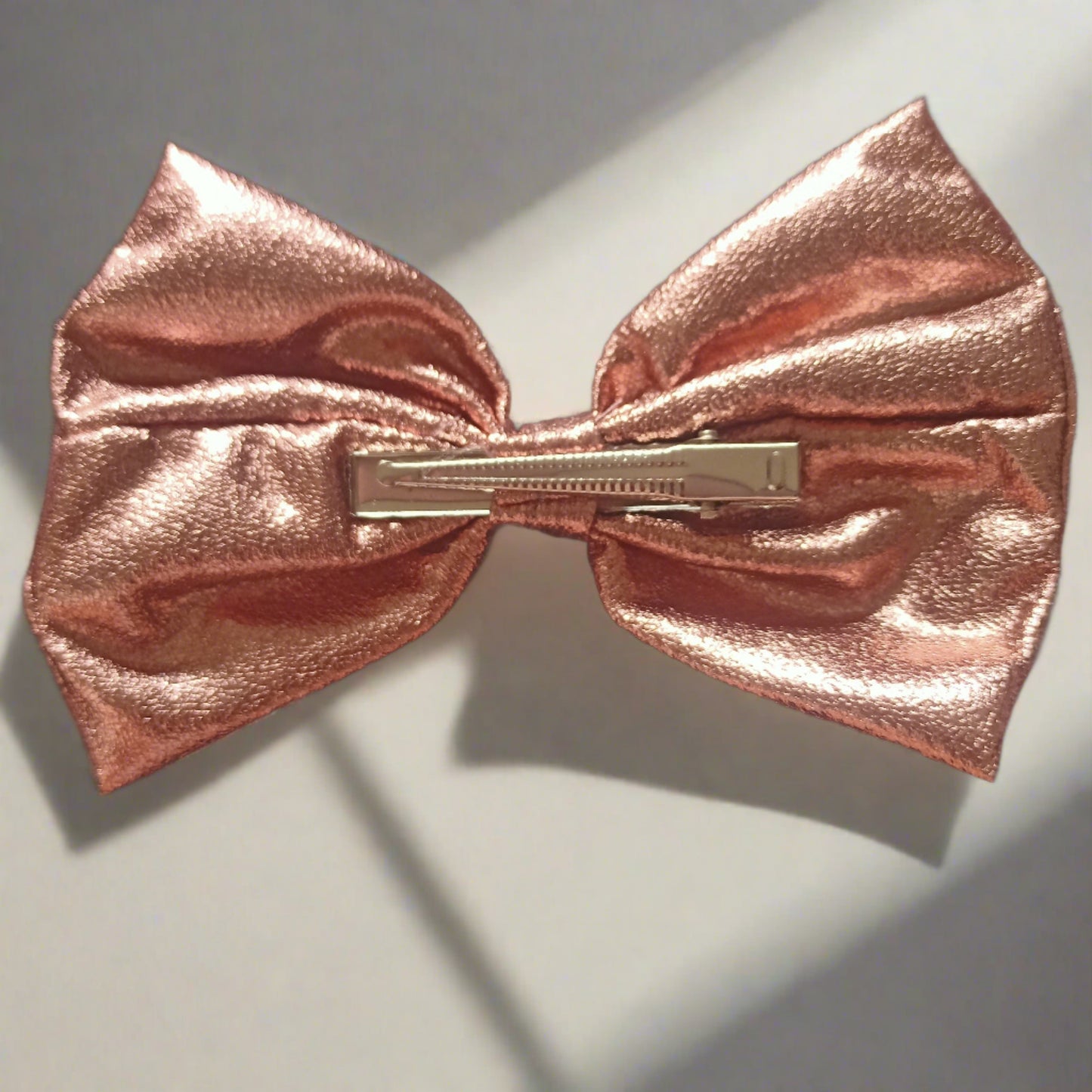 Single Rose gold metallic bow hair clip