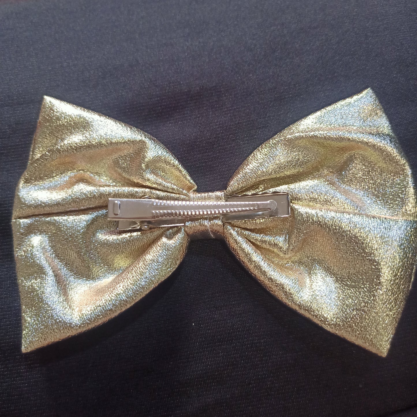 1 Gold bow hair clip (5")