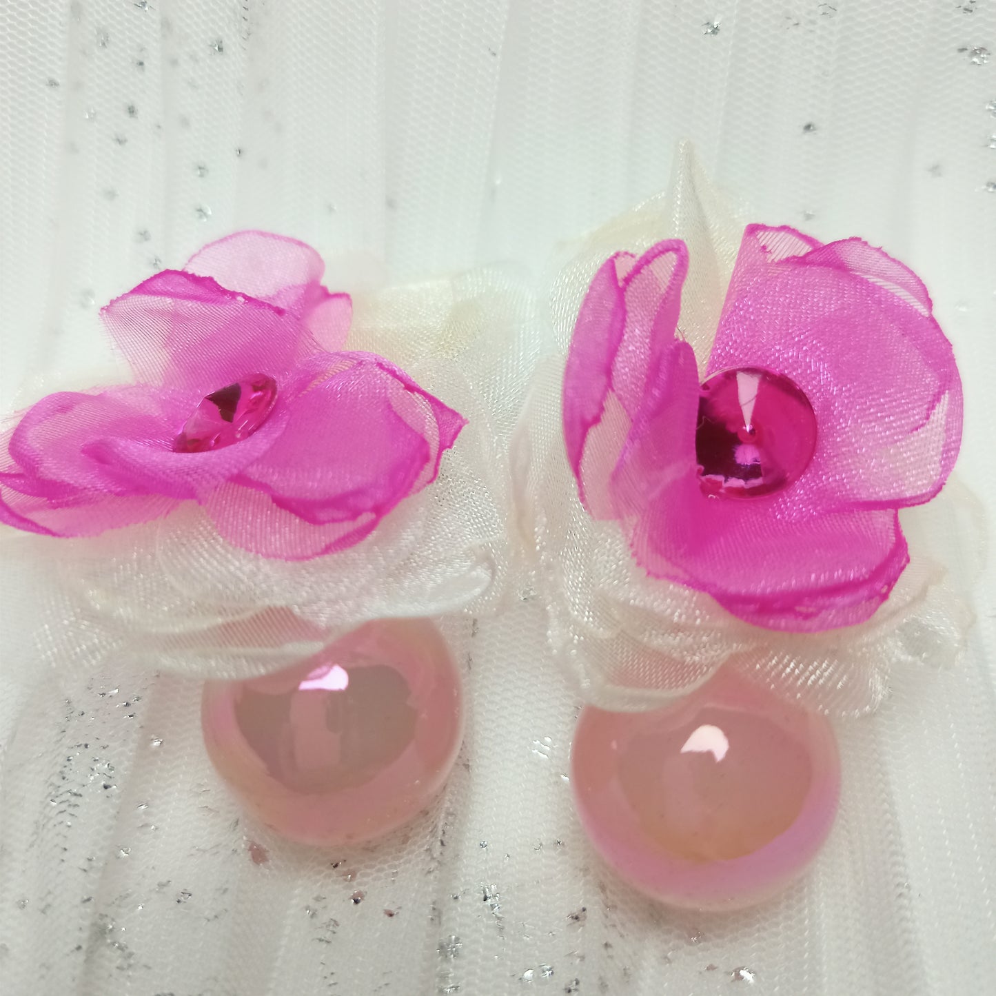Dangling floral pearls
