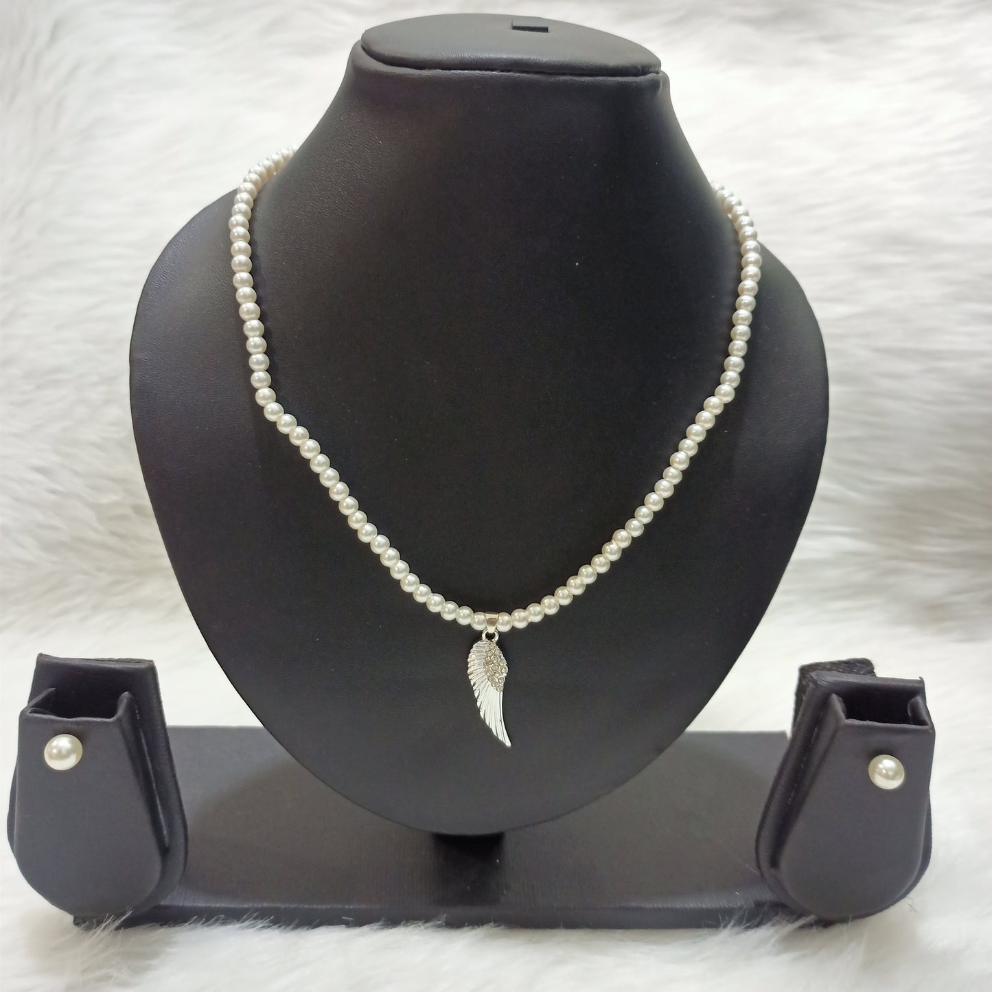 White Pearl Necklace sets