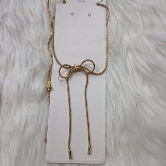 Gold bow chains