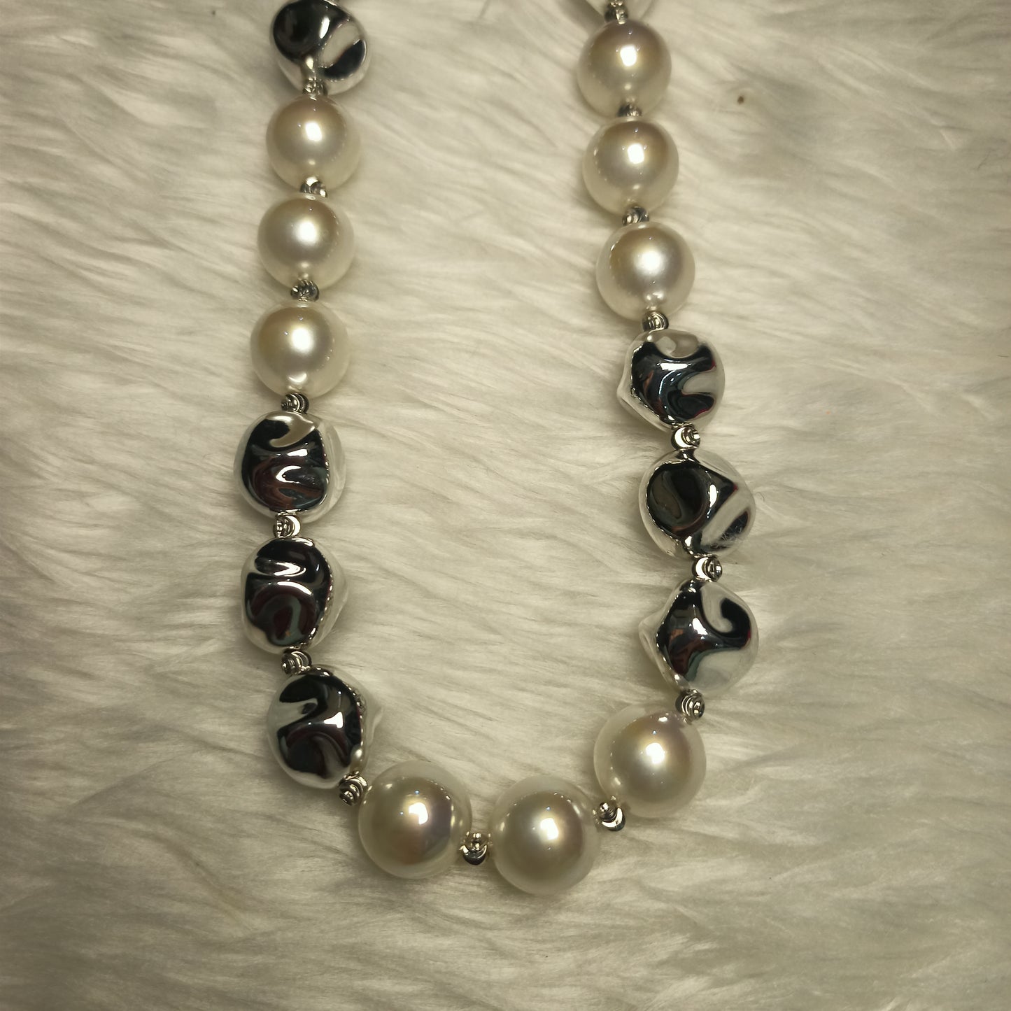 Pearl and silver neck chain