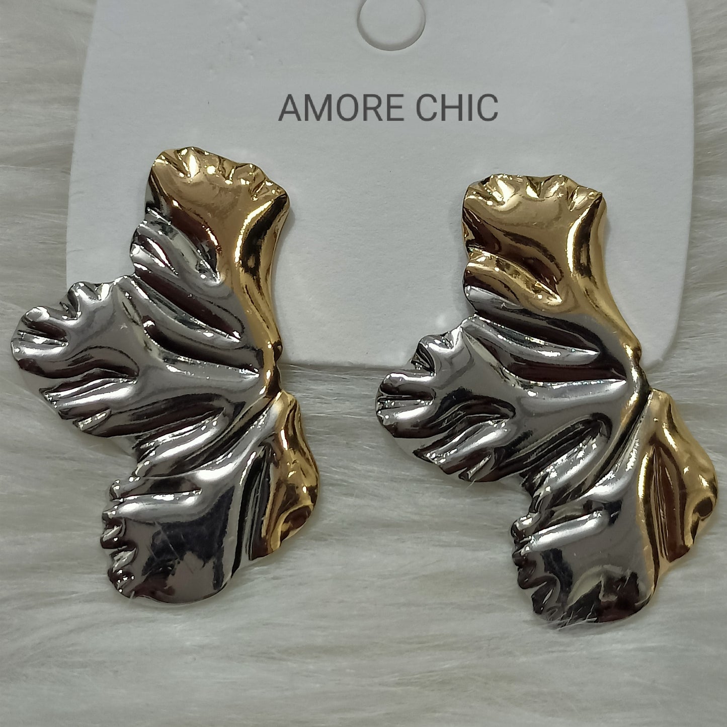 Amore Chic Earring