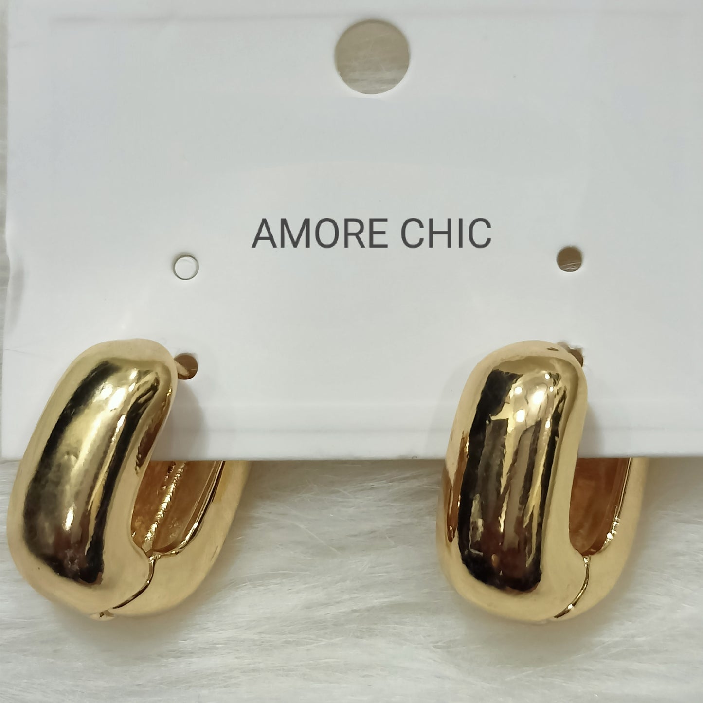 Amore Chic Earring