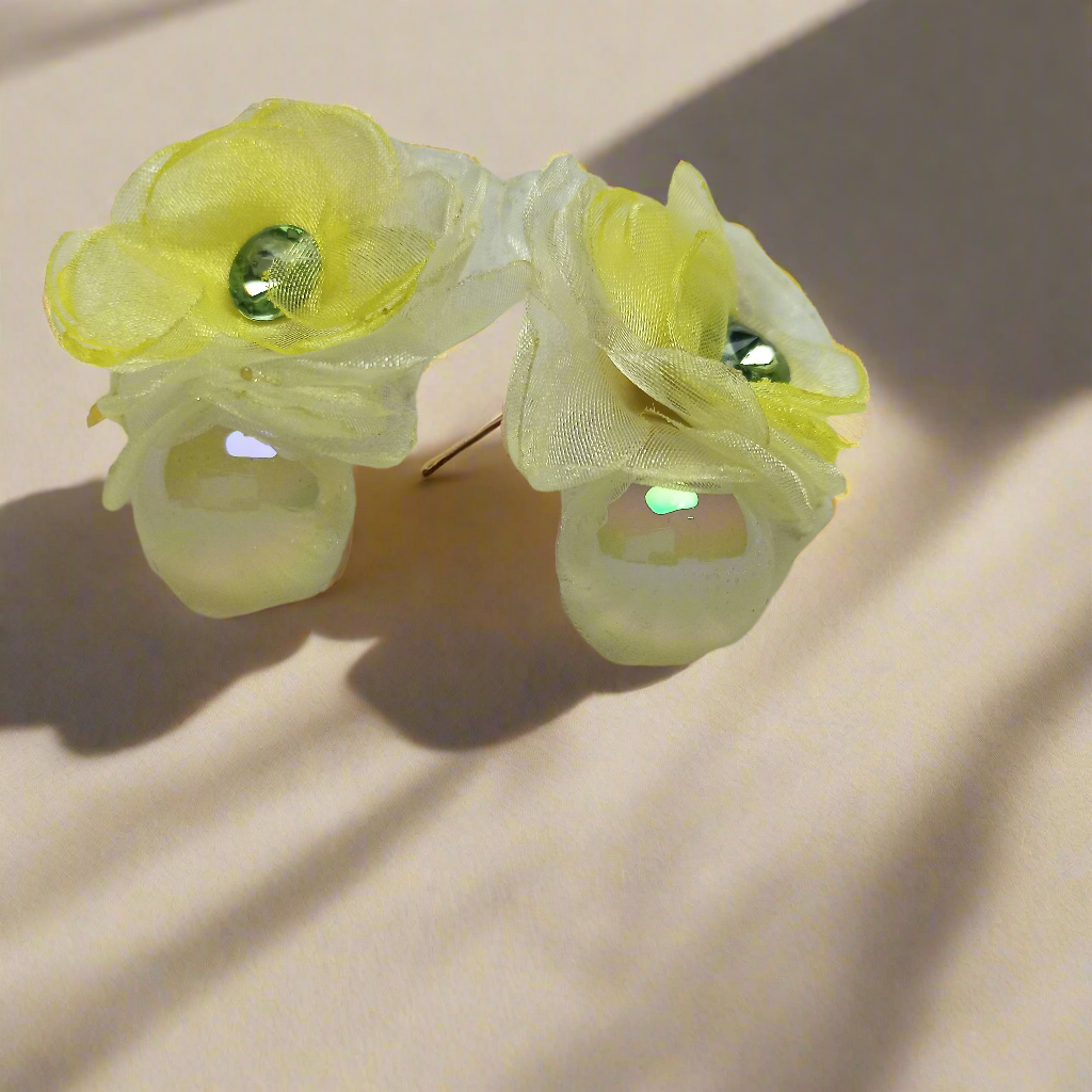 Dangling floral pearls