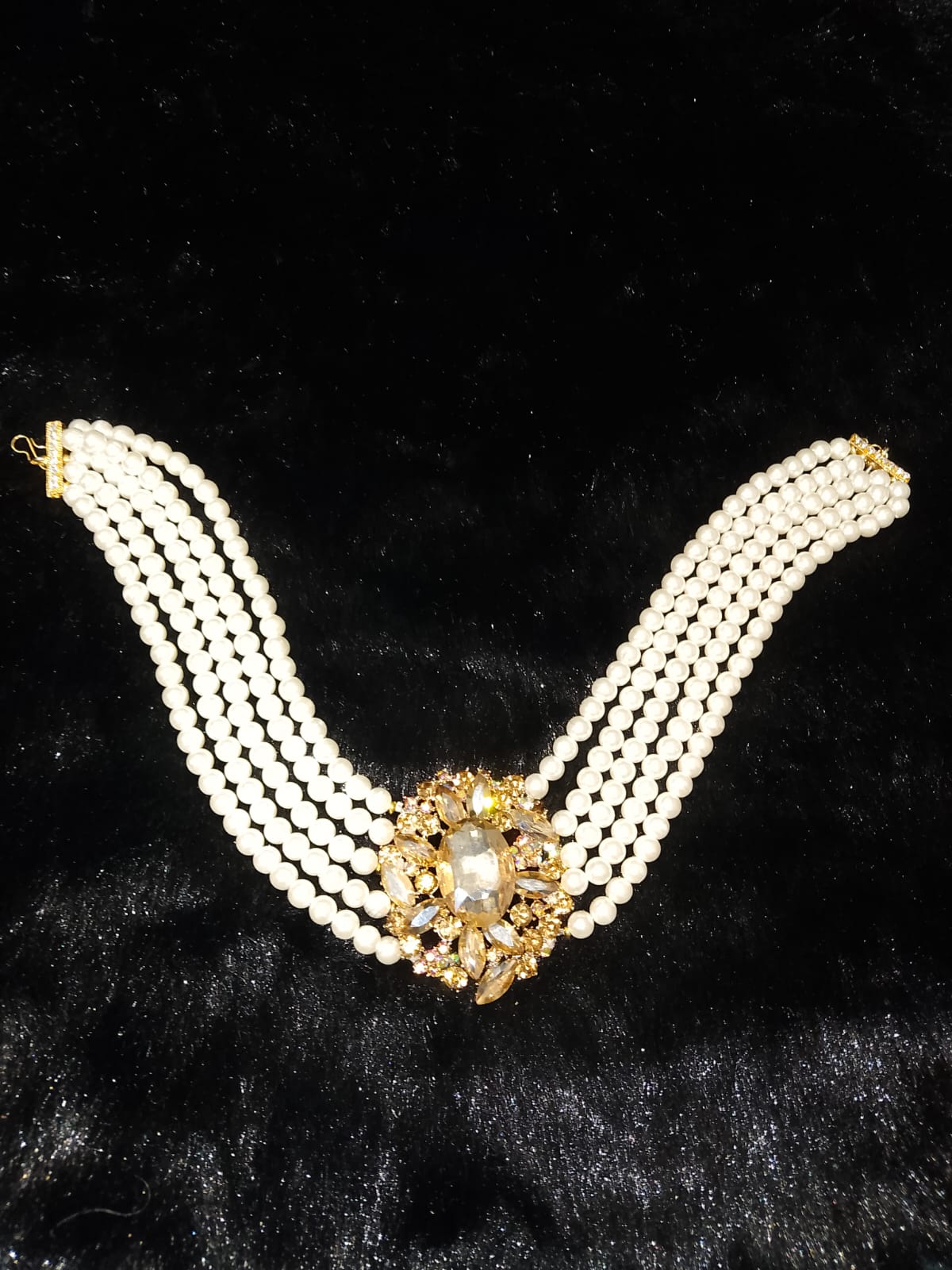 Audrey Hepburn inspired pearl necklace