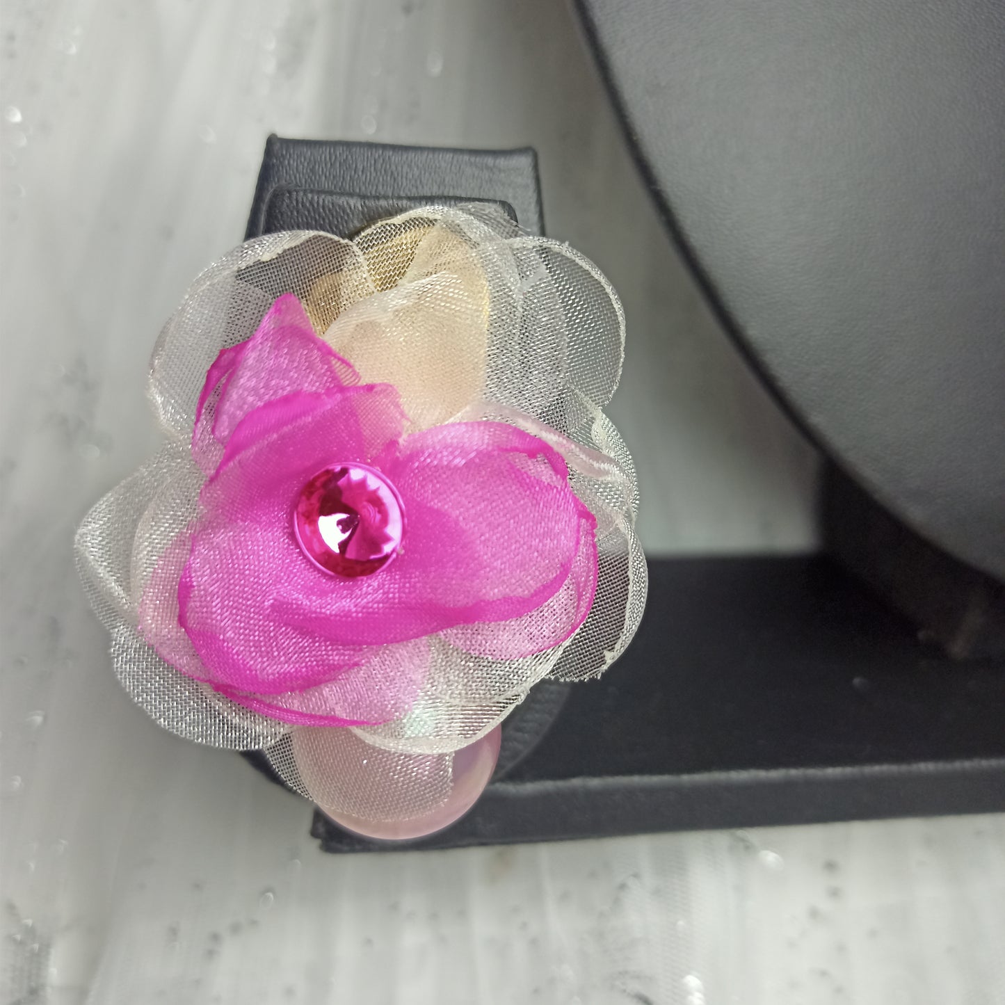 Dangling floral pearls
