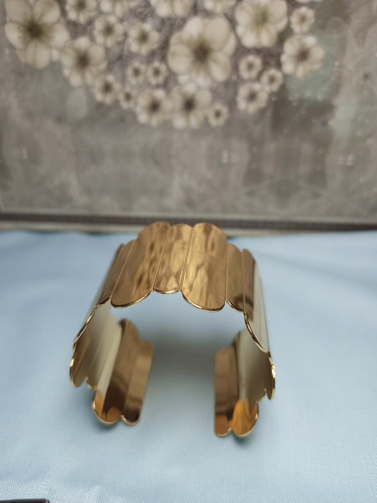 Asymmetric cuff bracelet